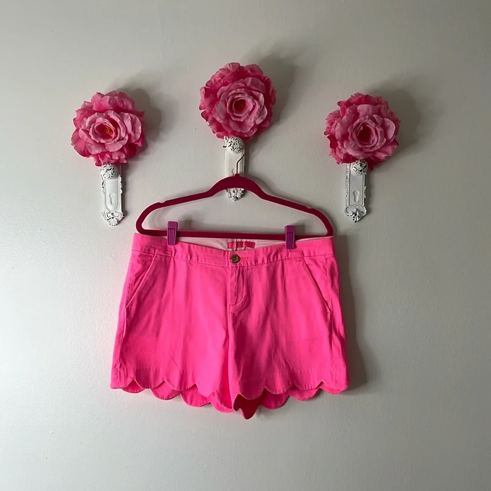 Lilly Pulitzer Buttercup Stretch Shorts in color Pink Isle, Size 10. - Picture 1 of 13